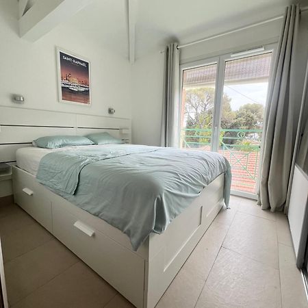 Apartmán Duplex T3 Boulouris Pieds Dans L Eau Saint-Raphaël Exteriér fotografie
